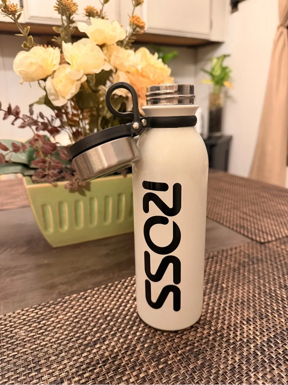 S'cza White Insulated Stainless Water Bottle with Carry Loop